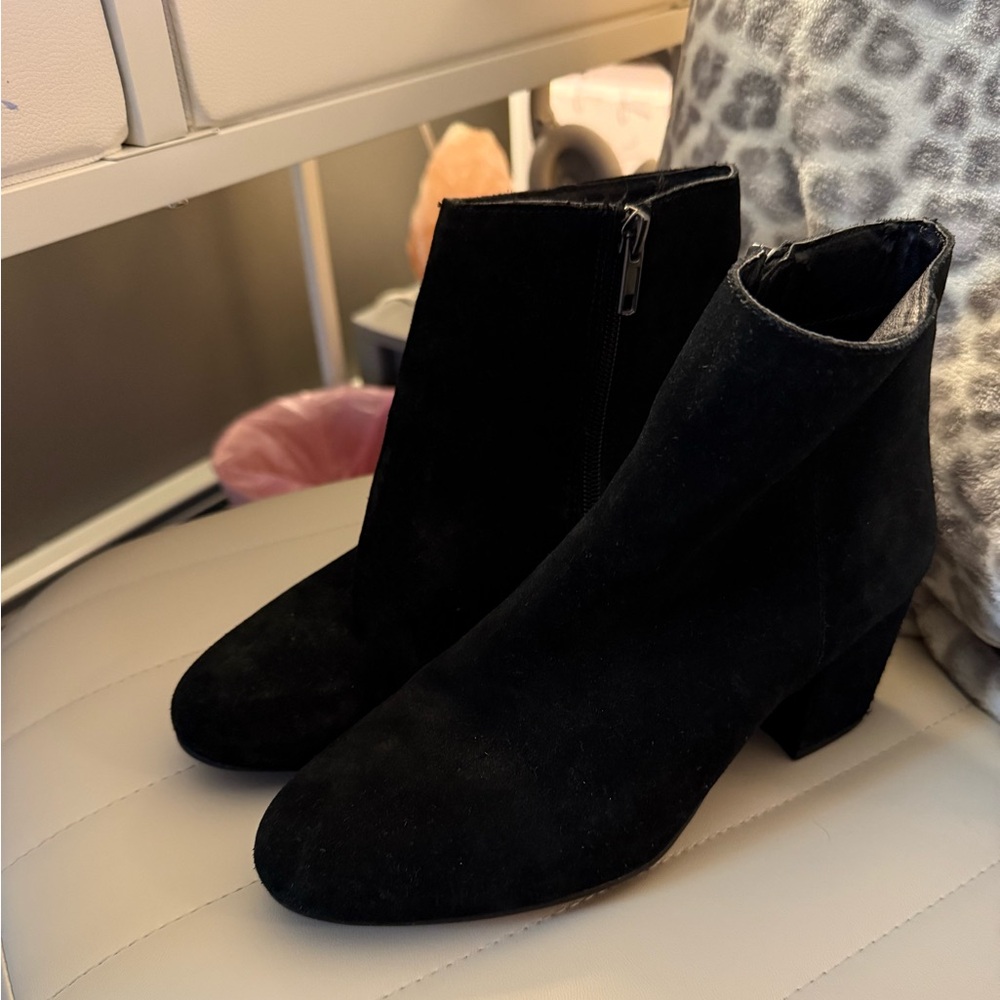 Steve Madden suede boots